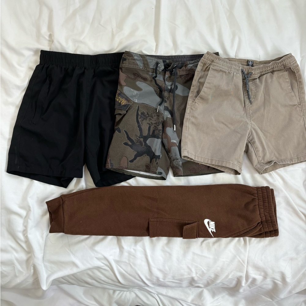 LOT OF BOY BOTTOMS SIZE 6!!
